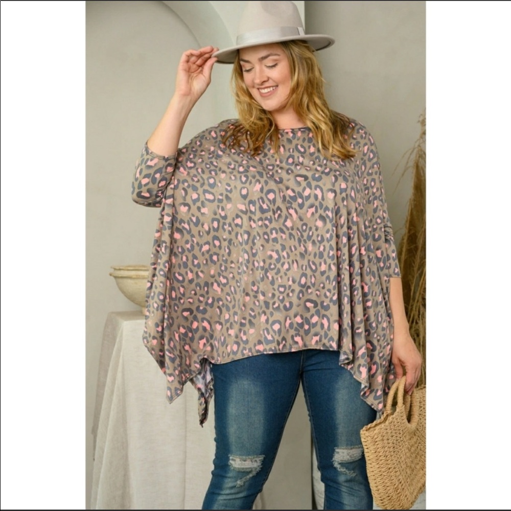Plus size (size 1X/2X) pink leopard asymmetrical top - Picture 2 of 6